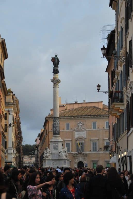 Italy, Rome – crowds in square, Nov.2013