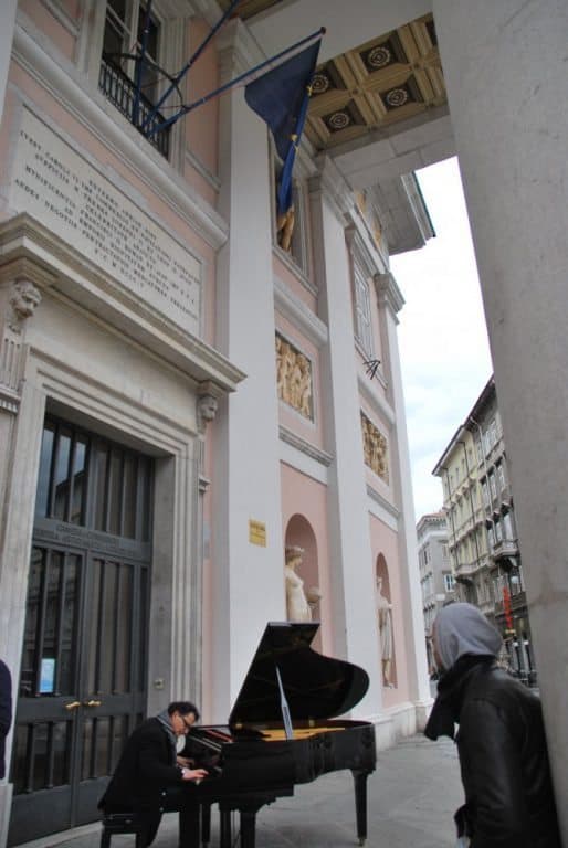 Italia, Trieste – suonare, feb. 2014