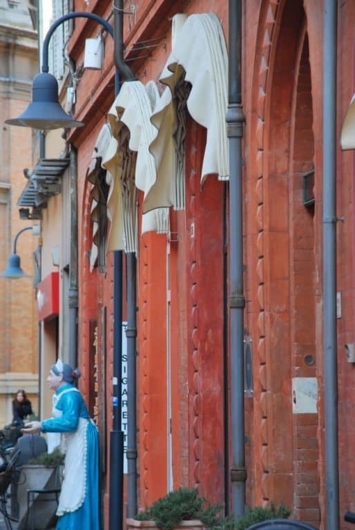 nella città – bambola che invita, Feb.2015