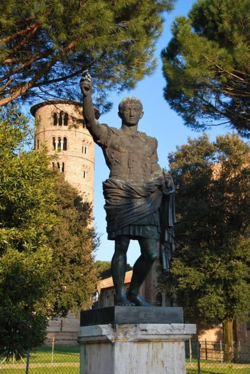 Basilica di Sant’Apollinare in Classe – statua, Feb.2015