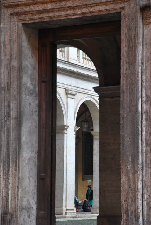 Italy, Rome – doorway, Nov.2013