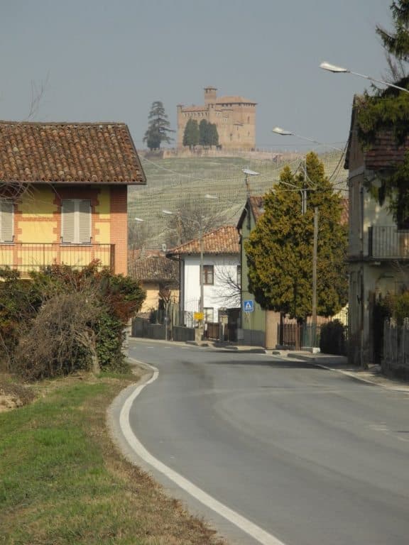 Italy, Langhe – road, Mar.2012