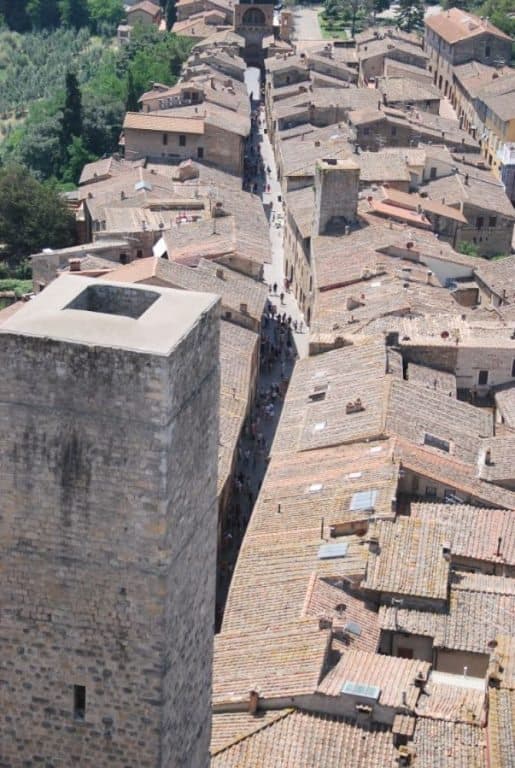 Italy, San Gimignano – long street, 2010