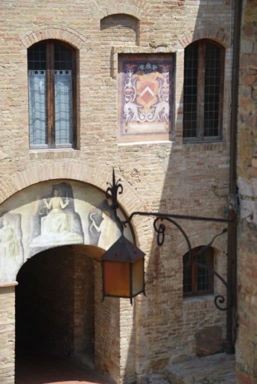Italy, San Gimignano – lamp, 2010