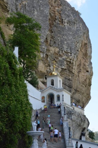 Monastero scavato nella roccia in Ucraina