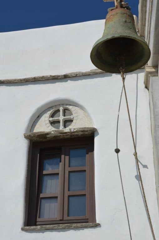 Grecia, Tinos – campana e finestra, settembre 2013