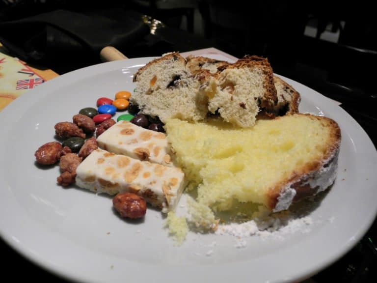 restaurant – cakes, Dec.2015 (Bariloche)