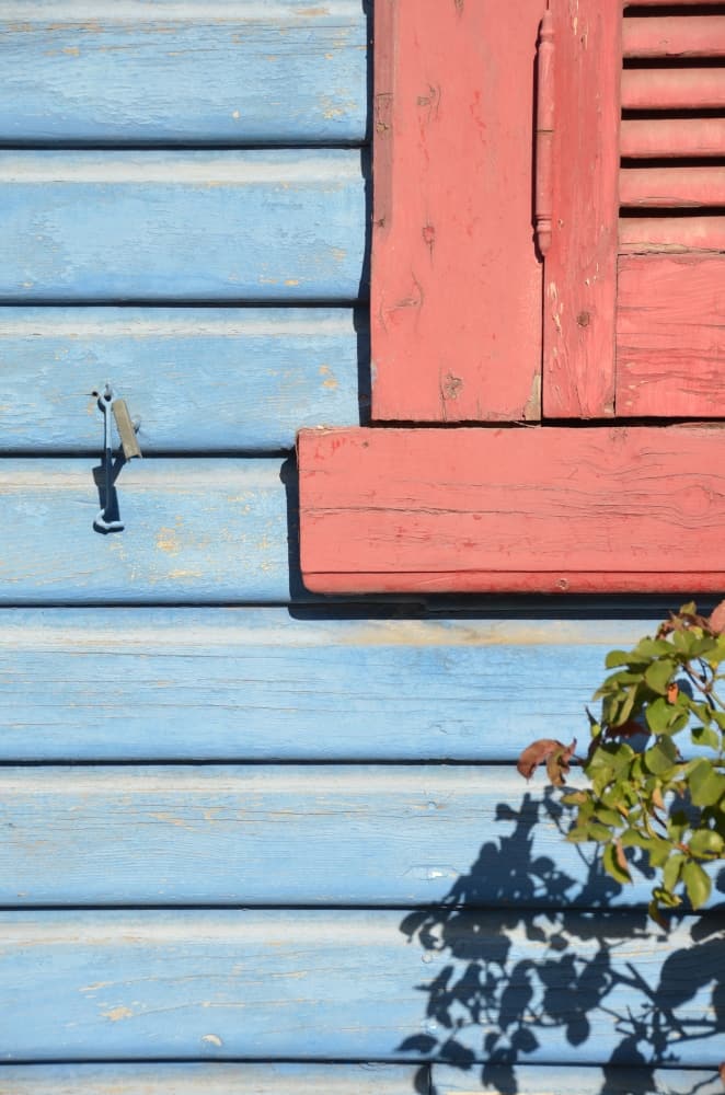 town – blue and red, Dec.2015 (Bariloche)