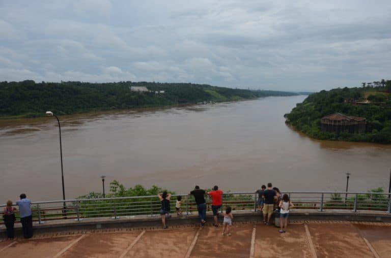 Tre paesi uno di fronte all’altro a Iguazu