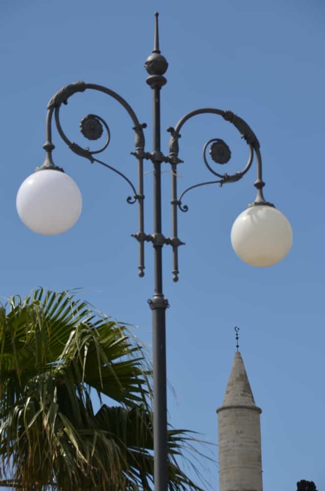 Larnaca – lamp and minaret, Apr.2015