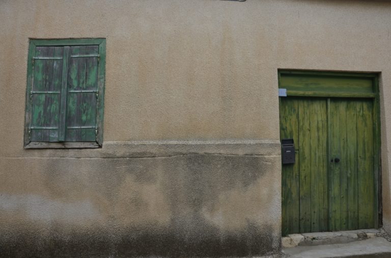 Menoiko – green window and door, Apr.2015