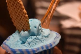 Italia-Sardegna-Alghero-gelato-blu