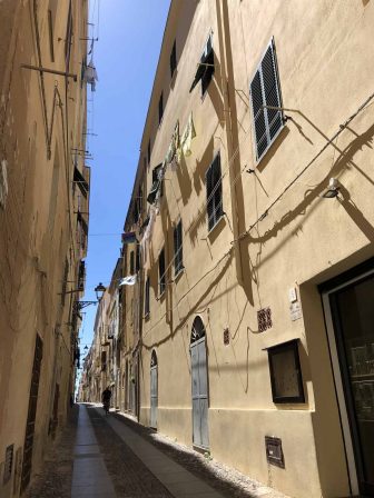 Italy-Sardinia-Alghero-old town-alley