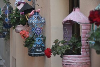 Italy-Sardinia-Alghero-decorations-waste materials-wall