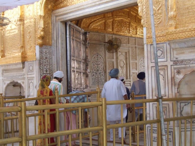 india, Amritsar – entrance, Sept.2006 (Amritsar)