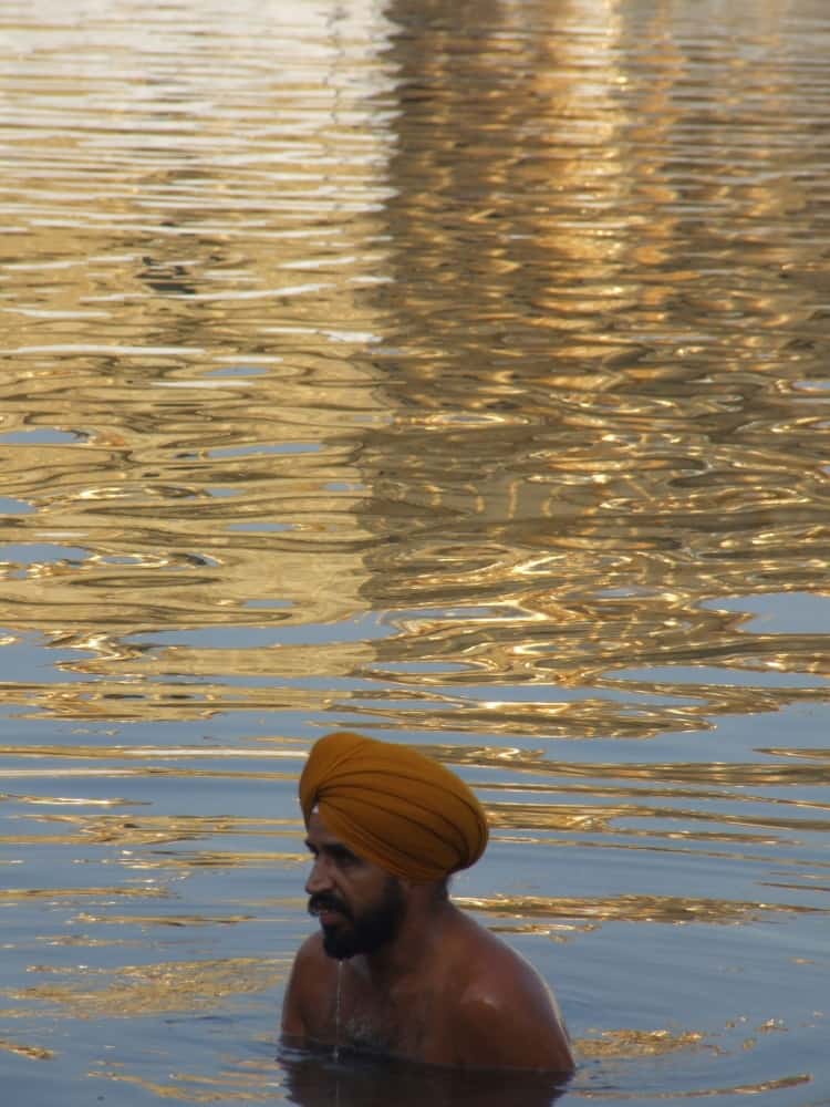 India, Amritsar – bagno, set. 2006 (Amritsar)
