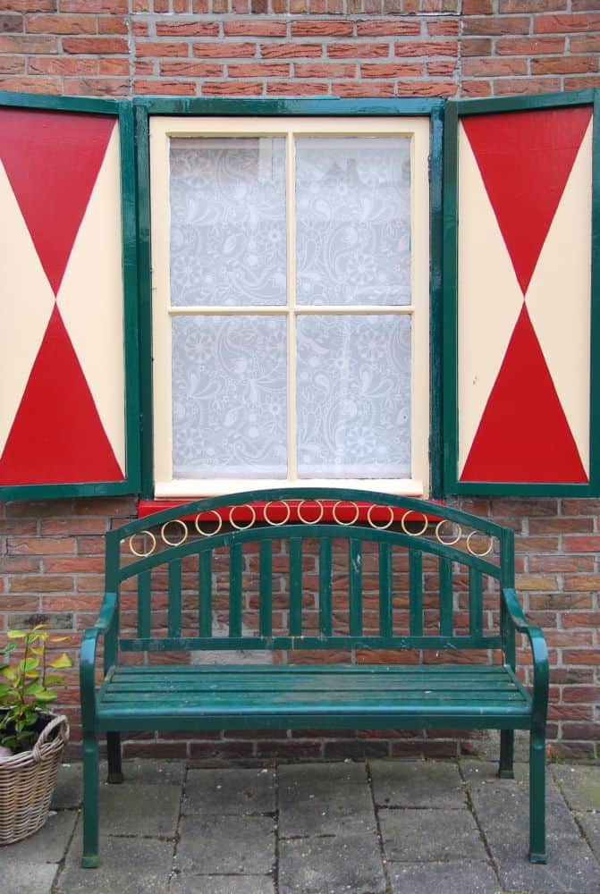 The Netherlands, Amsterdam – window and bench, 2011 (Ámsterdam)