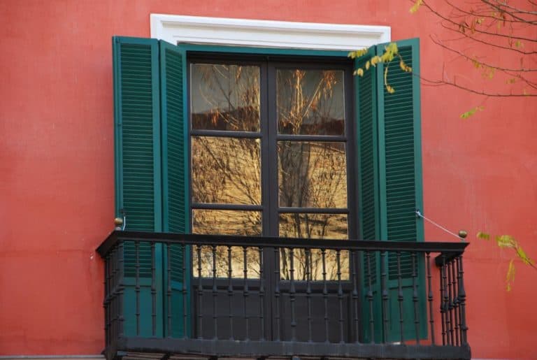 Spain, Granada – window glass, Dec. 2010 (Granada) (Andalucia)