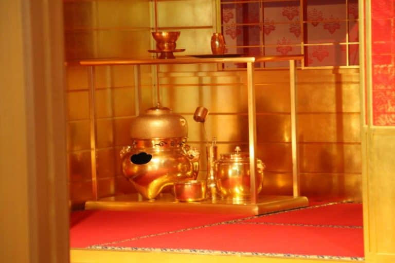 Japan, Atami – golden tea room 1, Aug.2014 (Izu)