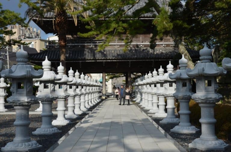 Japan, Awa Kominato – approach to a temple, Dec.2014