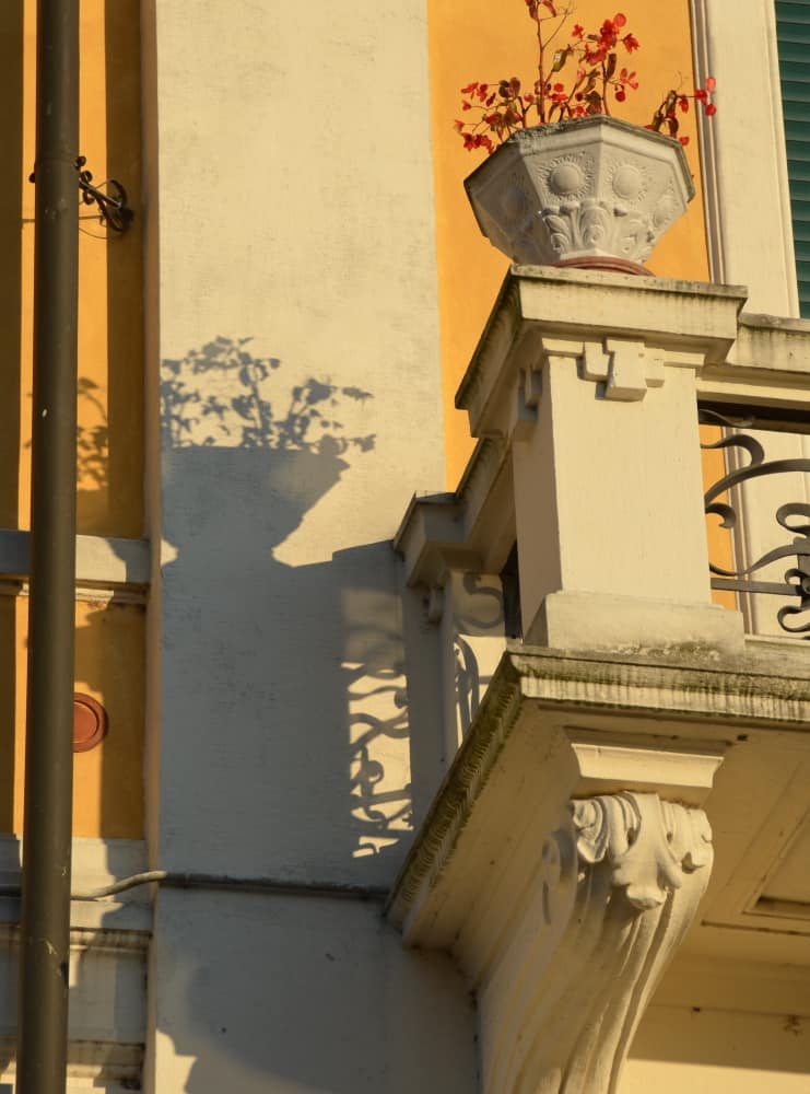 Bellagio – balcone e ombra, Nov.2015 (Lombardia)