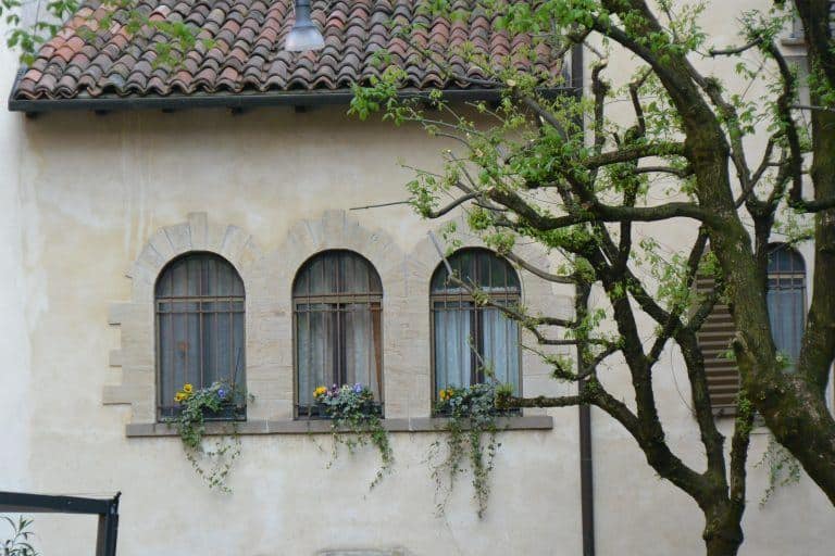 Bergamo – three windows, Apr.2018 (Lombardia)