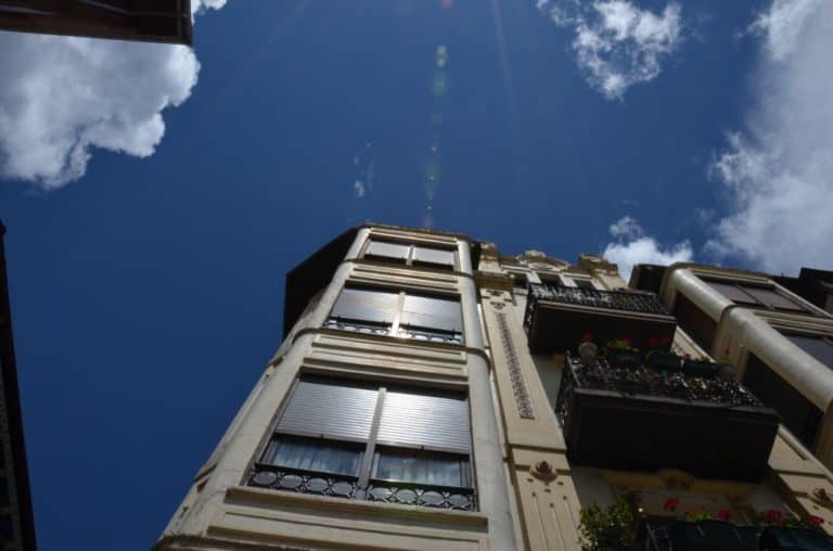 Spagna, Bermeo – guardare in alto, mag. 2014 (Bermeo)