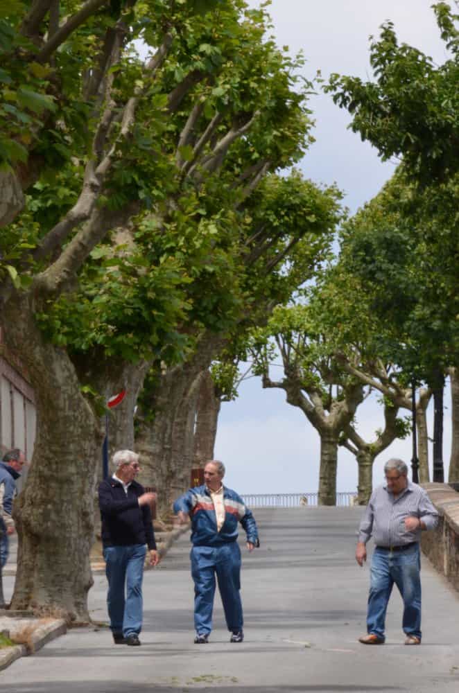 Spagna, Bermeo – tre uomini, mag. 2014 (Bermeo)