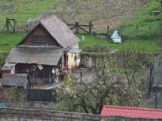 ルーマニア、ビエルタン－見渡す 2014年4月
