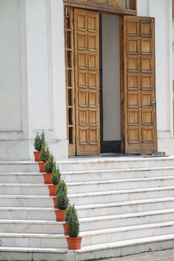 Romania, Bistrita – stairs and door, Apr. 2014 (Valcea)