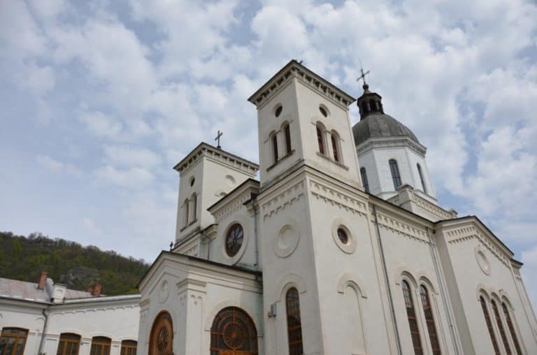 Romania, Bistrita – church, Apr. 2014 (Valcea)