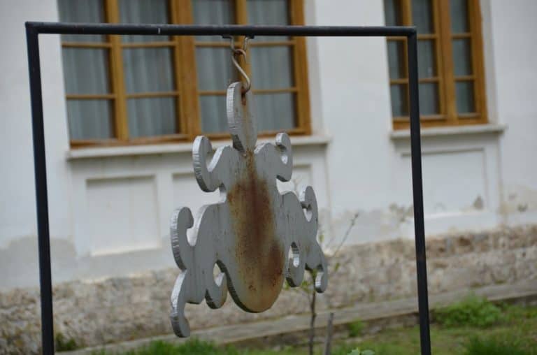 Romania, Bistrita – religious tool, Apr. 2014 (Valcea)