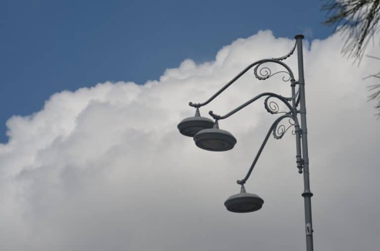 Romania, Bucharest – lamp and cloud, Apr. 2014 (Bucharest)
