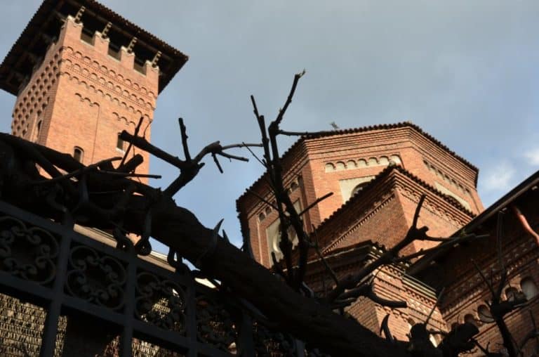 Romania, Bucarest – chiesa e rami, apr. 2014 (Bucarest)