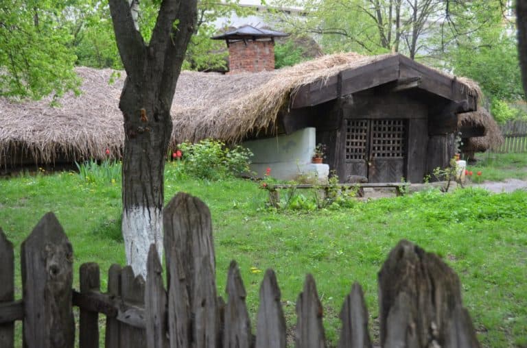 Romania, Bucarest – casa bassa, apr. 2014 (Bucarest)