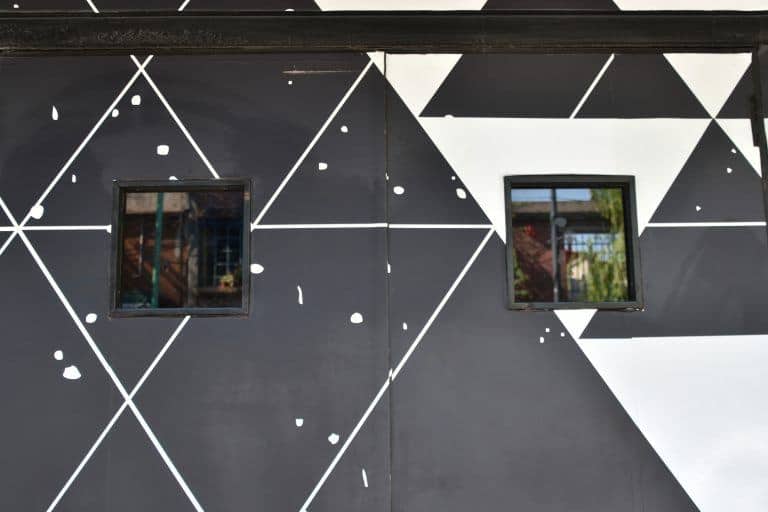Buenos Aires, Palermo – B&W wall and windows, Mar. 2018 (Buenos Aires)