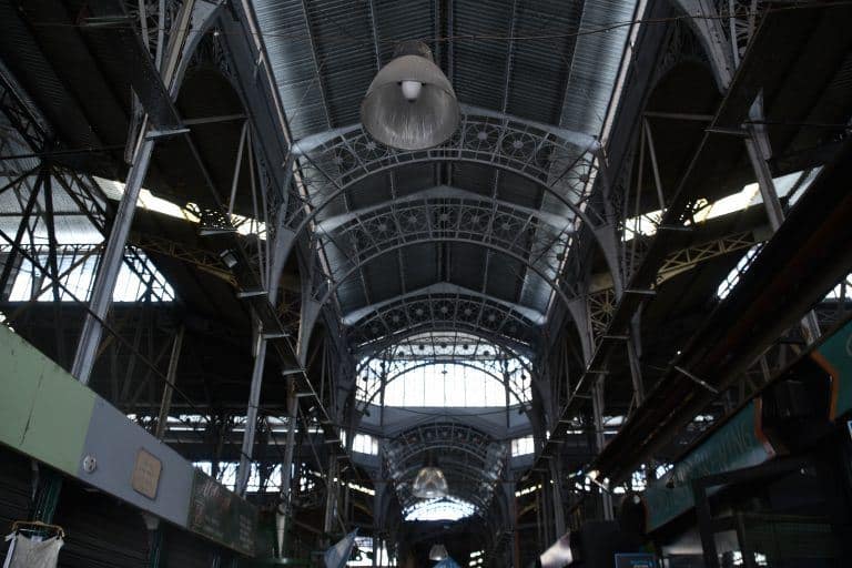 san-telmo-mercato-buenos-aires-argentina-interno