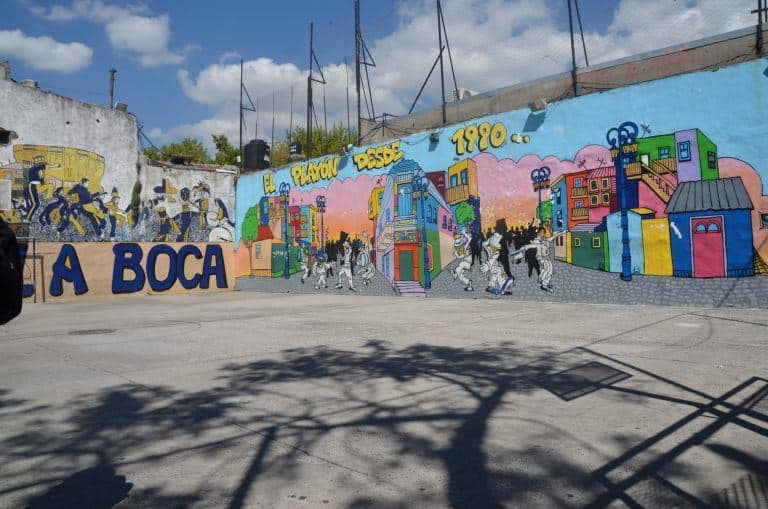 Buenos Aires, La Boca – shadows on the ground, Mar.2018 (Buenos Aires)
