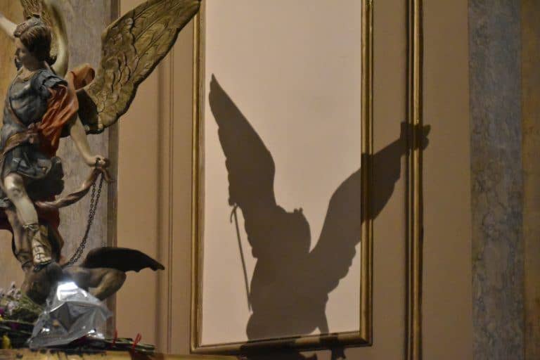 Buenos Aires, cathedral – shadow, Apr.2018 (Buenos Aires)