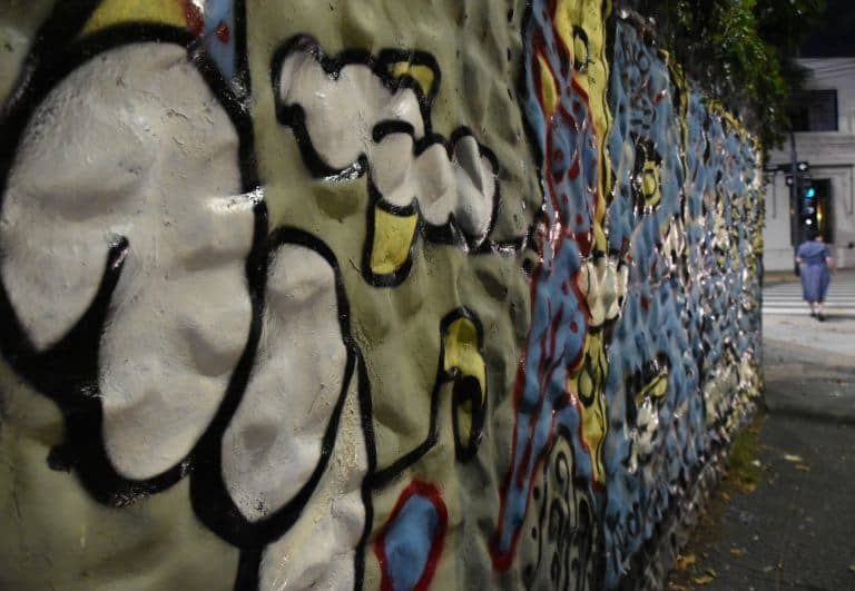 Buenos Aires, Palermo – wall at night, Mar.2018 (Buenos Aires)