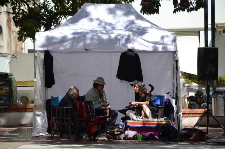 Buenos Aires, San Telmo – resting performers, Mar.2018 (Buenos Aires)