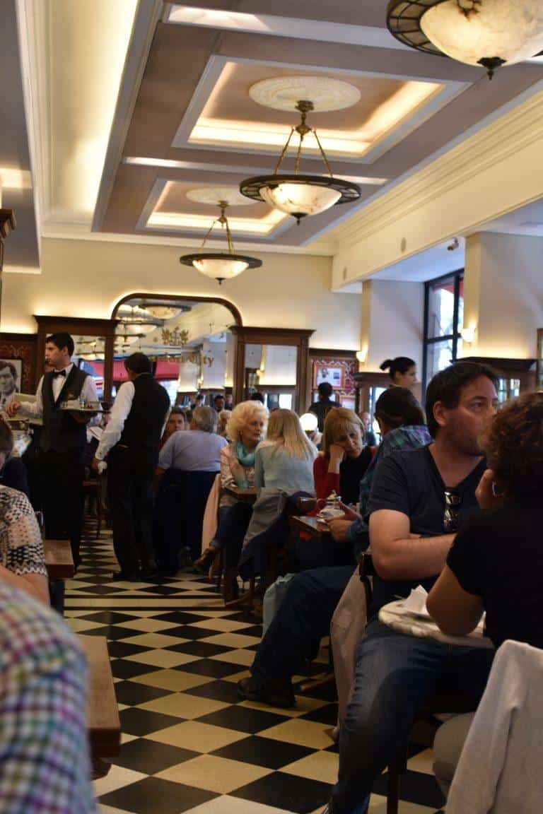 Buenos Aires, Plaza de Mayo – inside the cafe, Mar.2018 (Buenos Aires)