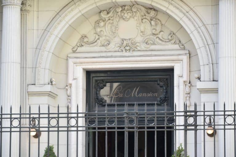 Buenos Aires, Recoleta – entrance of the annex of Four Seasons, Mar.2018 (Buenos Aires)
