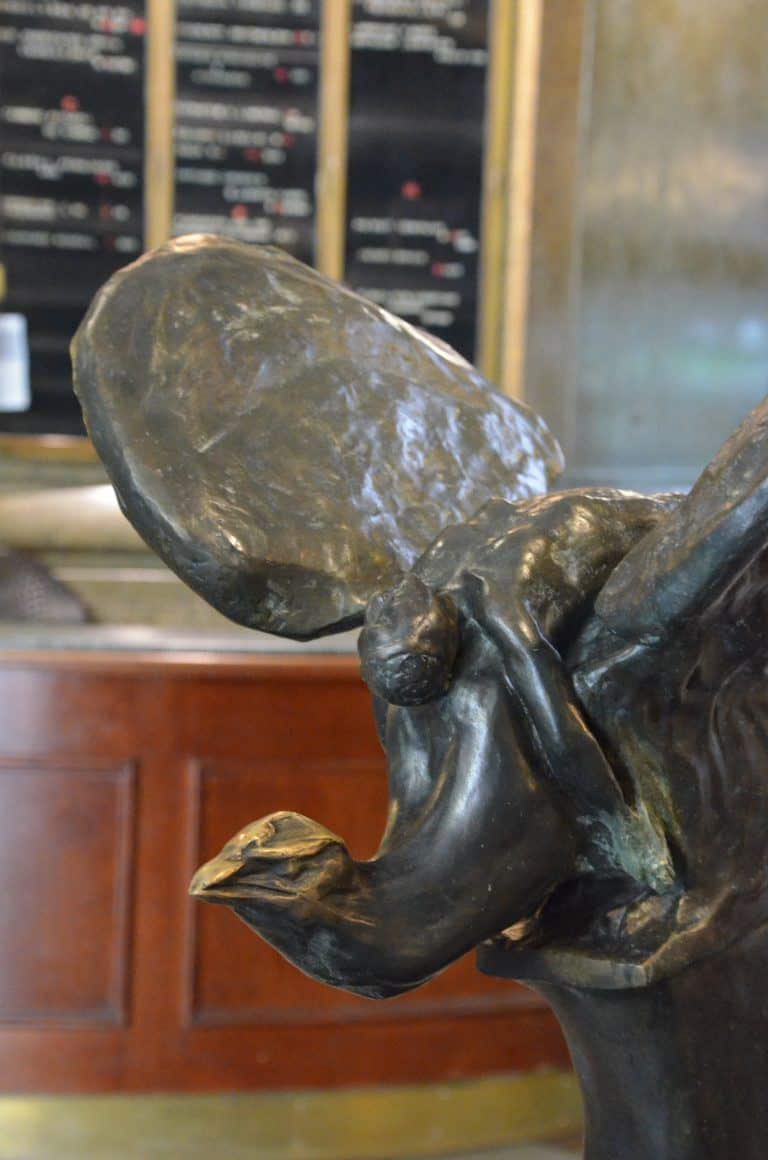 statua-palazzo-barolo-buenos-aires