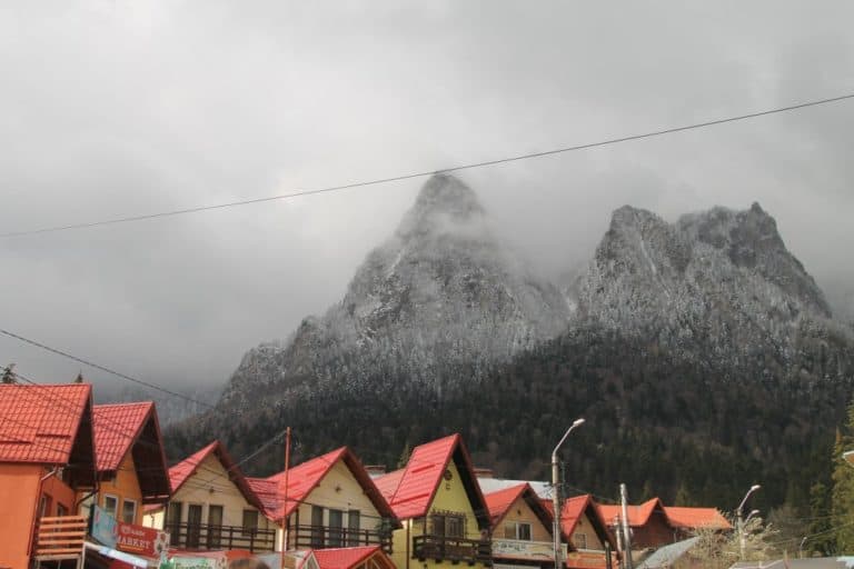 Romania, Busteni – red roofs, Apr. 2014 (Sinaia)