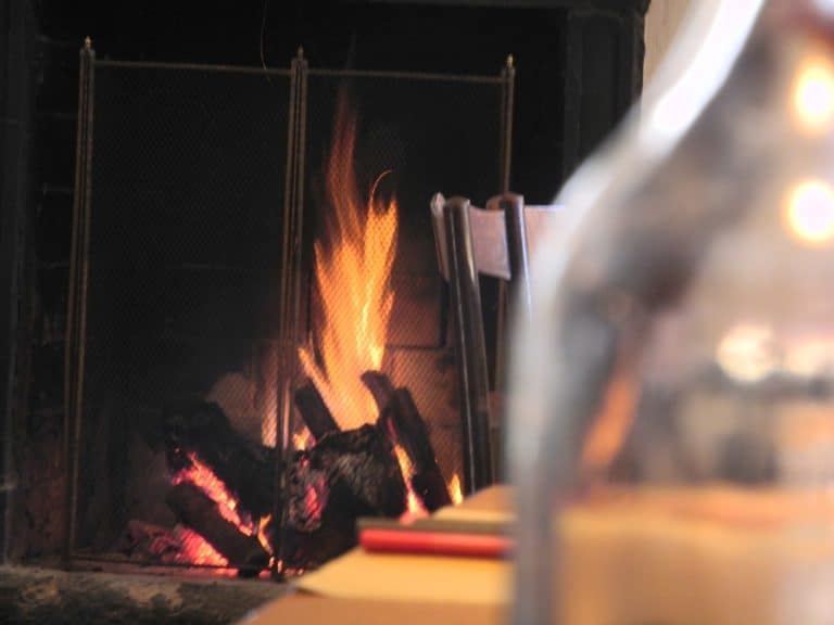 Milan, Chiaravalle – fireplace, Jan.2015 (Milán)