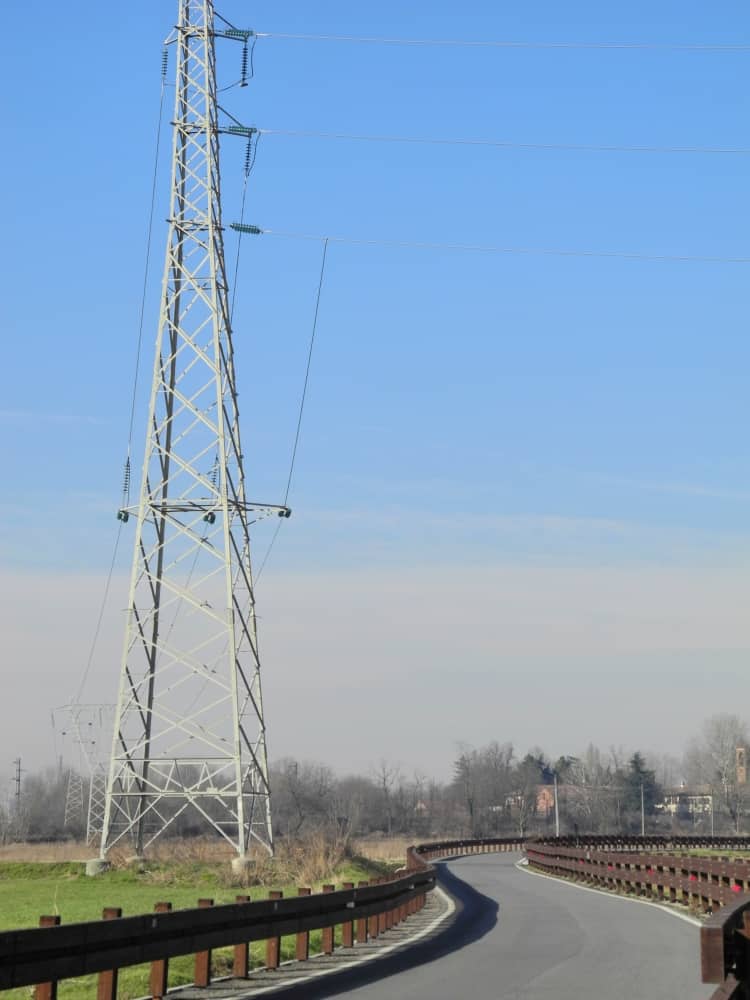 Milan, Chiaravalle – pylon, Jan.2015 (Milán)