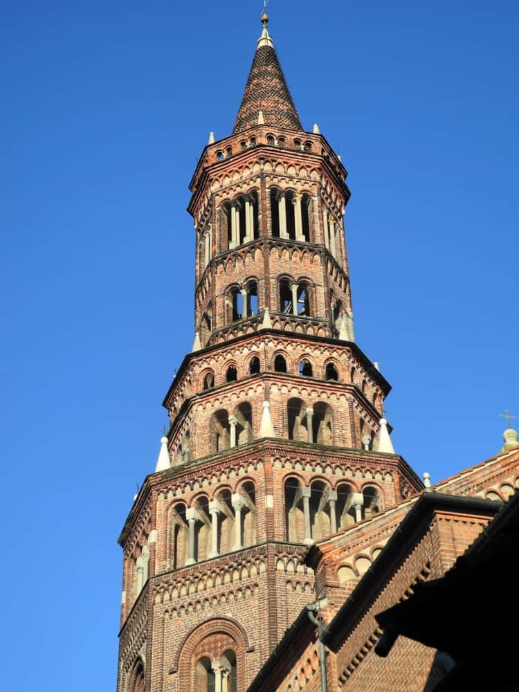 Milan, Chiaravalle – tower, Jan.2015 (Milán)