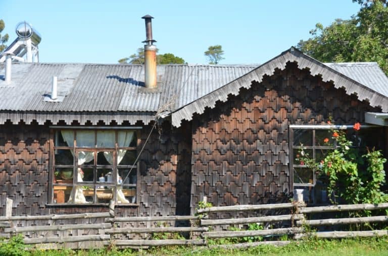 Iglesia de Colo – casa di fronte alla chiesa, Dic.2015 (Chiloé Island)