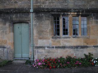 England, Chipping Campden – bench in front of shop, Oct.2013